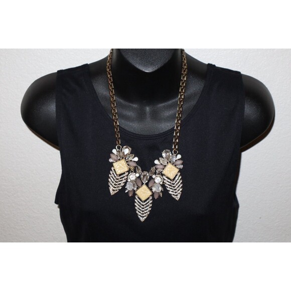 Unbranded Jewelry - Statement Chunky Lucite Crystal Necklace Art Deco Gold Tone Feather Pinecone 18"
